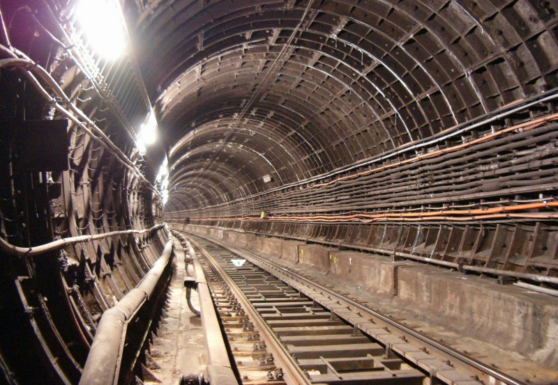 Tunel mezi I. P. Pavlova a Muzeem