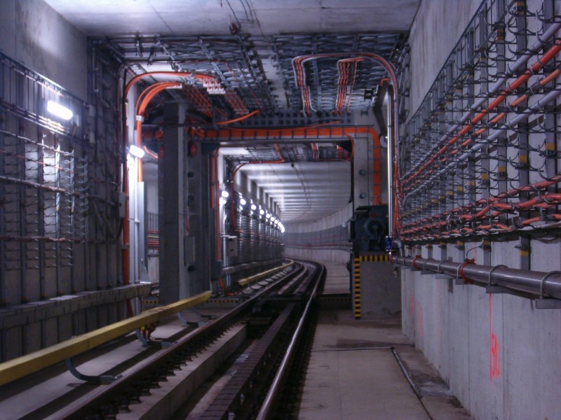 Tunely mezi KB a NH