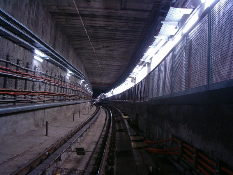 Tunel mezi NH a VL
